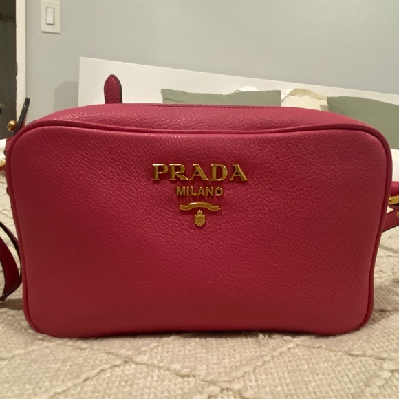 Prada Vitello Phenix Leather Peonia Pink Shoulder Camera Bag 1BH103 - Picture 1 of 15